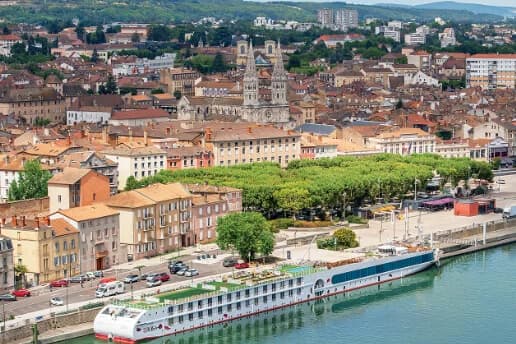Vue de Mâcon illustrant la distribution de flyers et prospectus