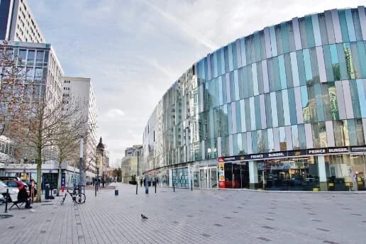 Vue de Tourcoing illustrant la distribution de flyers et prospectus